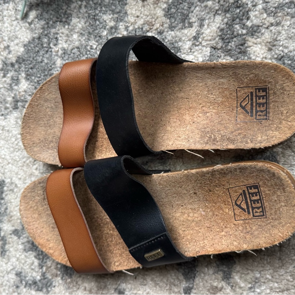 Reef Black and Tan Slide Sandals